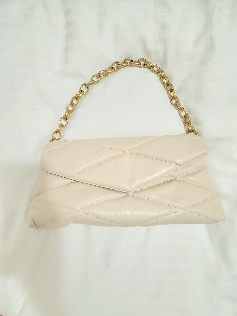 Mango Quilted Shoulder Bag with Gold Chain in Cream